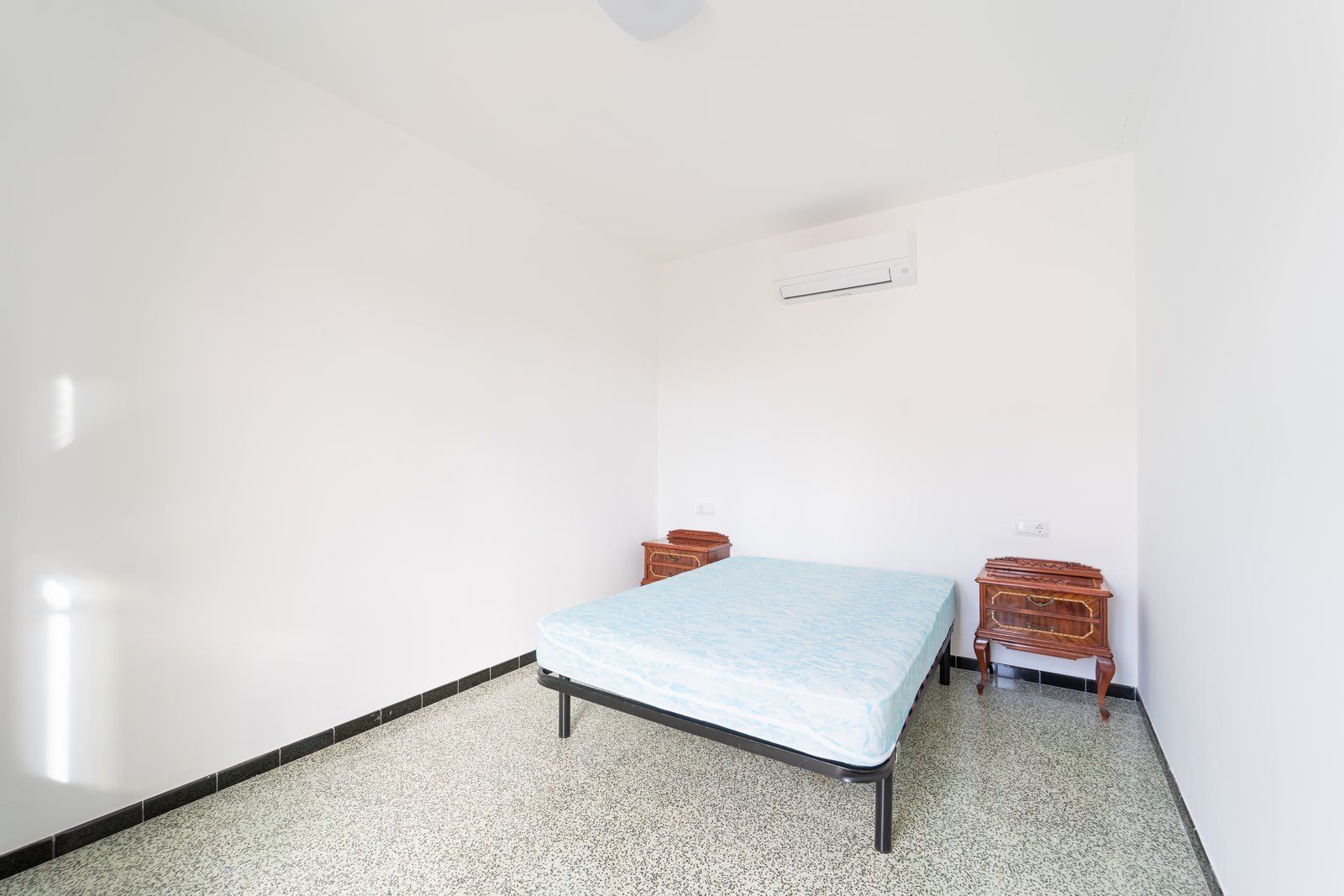 1370-Spacious-apartment-to-rent-in-Ses-Salines_-17-Copiar.jpg Piso en alquiler en Ses Salines con terrazas y aire acondicionado