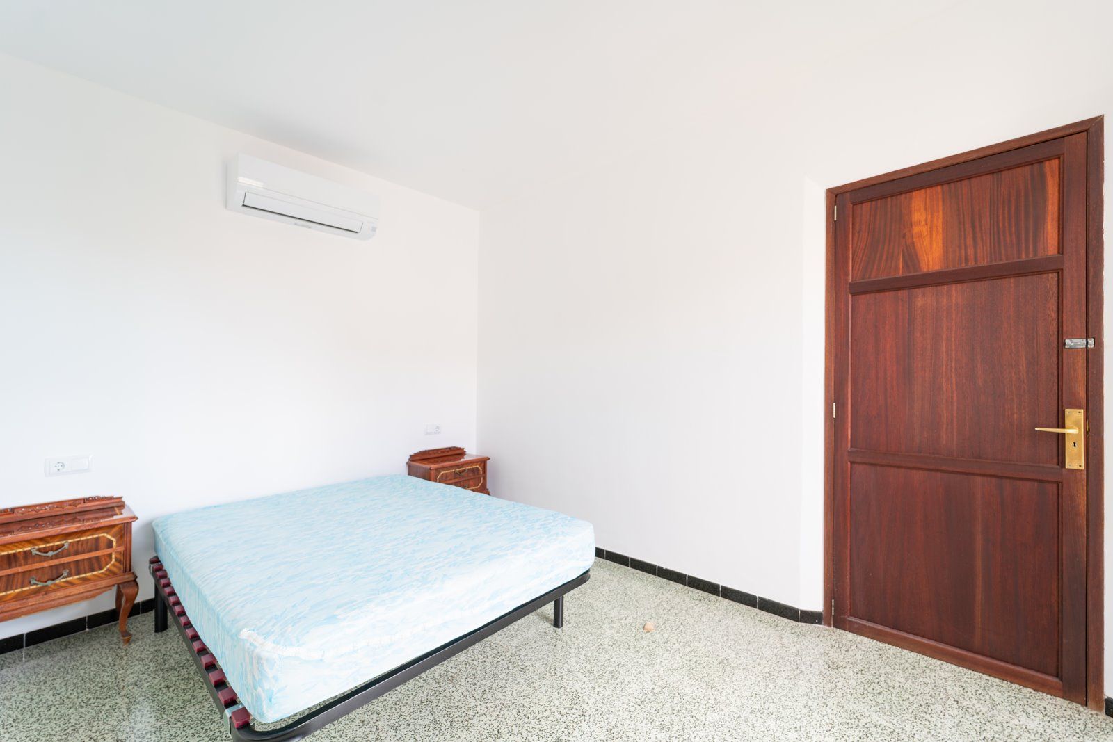 1370-Spacious-apartment-to-rent-in-Ses-Salines_-18-Copiar.jpg Piso en alquiler en Ses Salines con terrazas y aire acondicionado