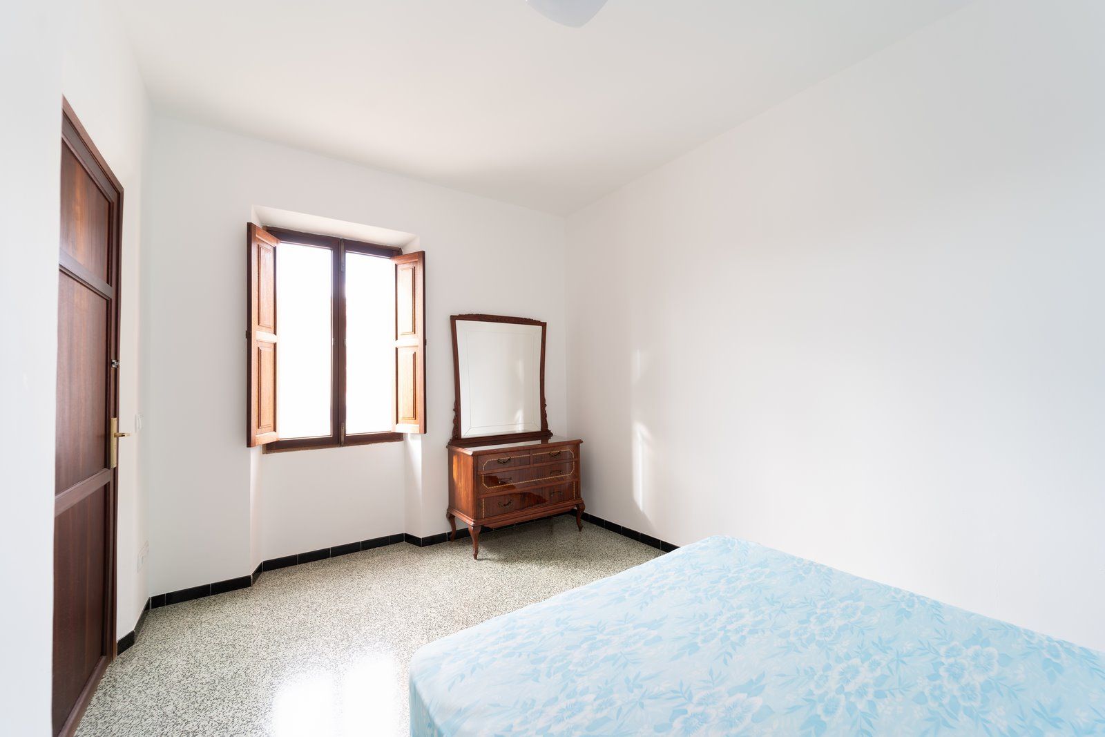 1370-Spacious-apartment-to-rent-in-Ses-Salines_-19-Copiar.jpg Piso en alquiler en Ses Salines con terrazas y aire acondicionado
