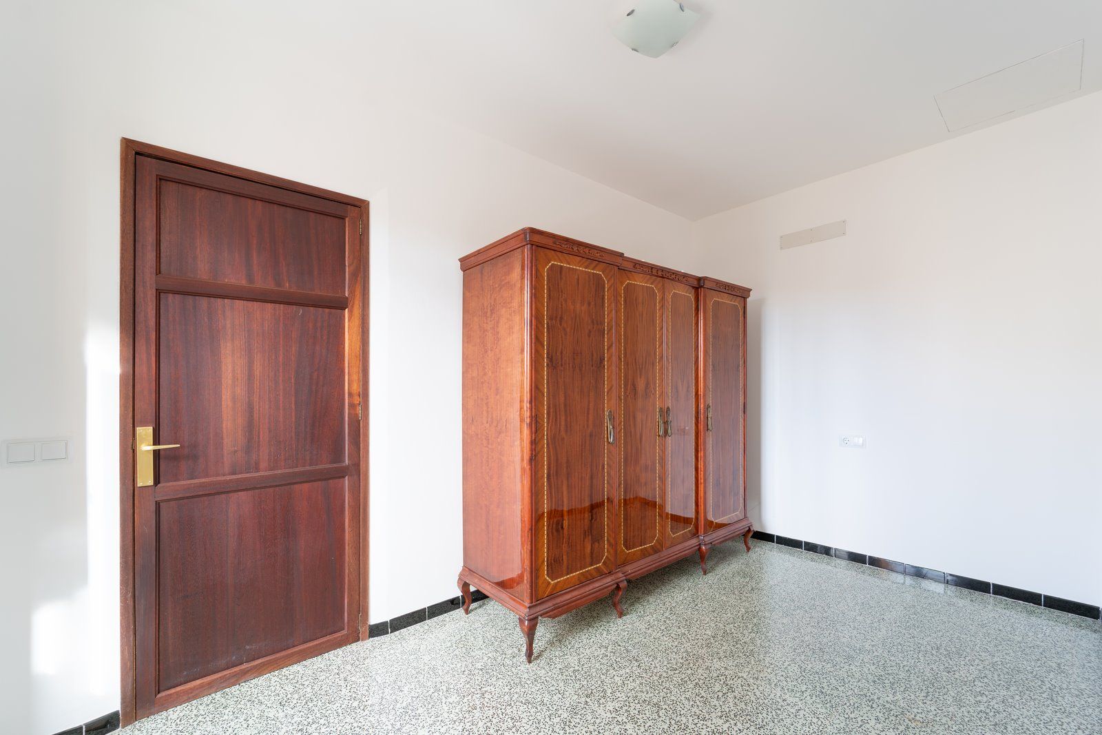 1370-Spacious-apartment-to-rent-in-Ses-Salines_-21-Copiar.jpg Piso en alquiler en Ses Salines con terrazas y aire acondicionado
