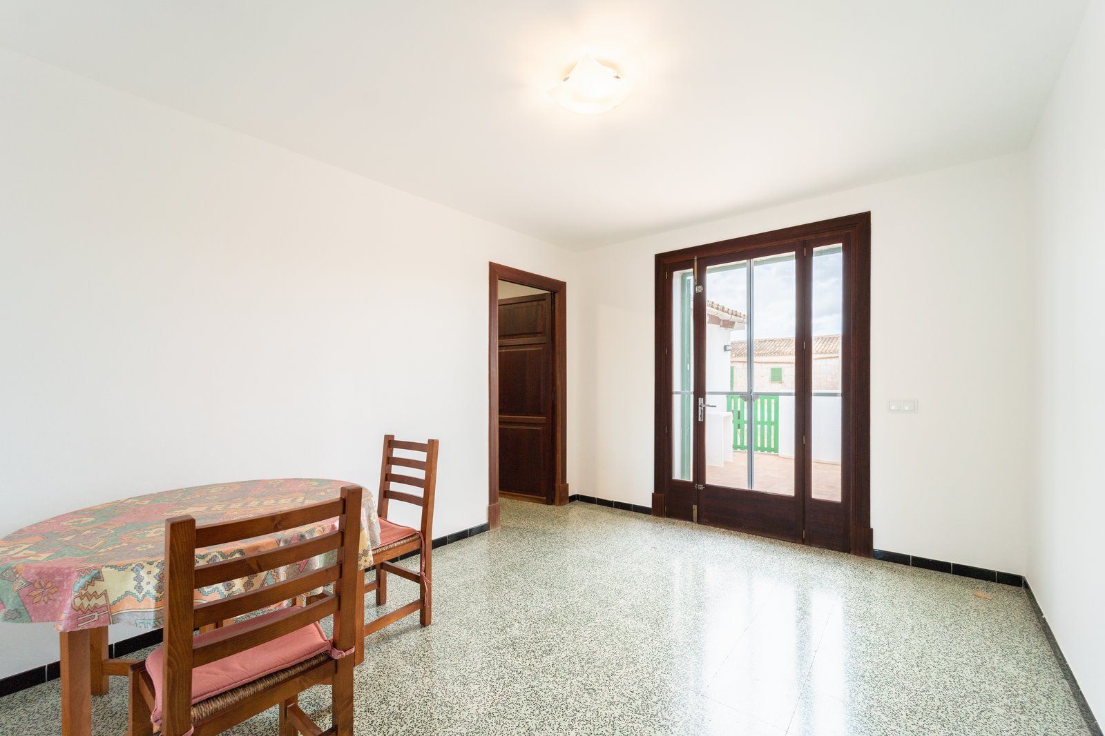 1370-Spacious-apartment-to-rent-in-Ses-Salines_-Copiar.jpg Piso en alquiler en Ses Salines con terrazas y aire acondicionado
