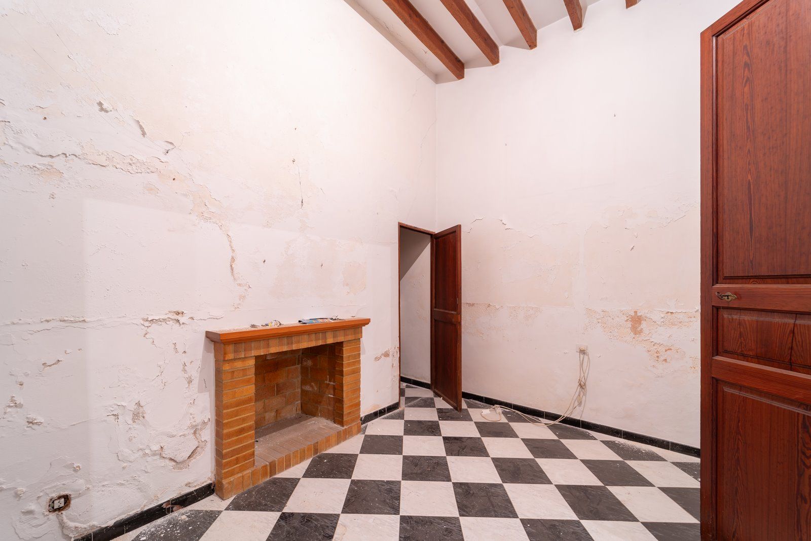 1372-Beautiful-town-house-to-renovate-in-the-heart-of-Porreres-24-Copiar.jpg Casa señorial a reformar en Porreres, 438 m² y 5 dormitorios