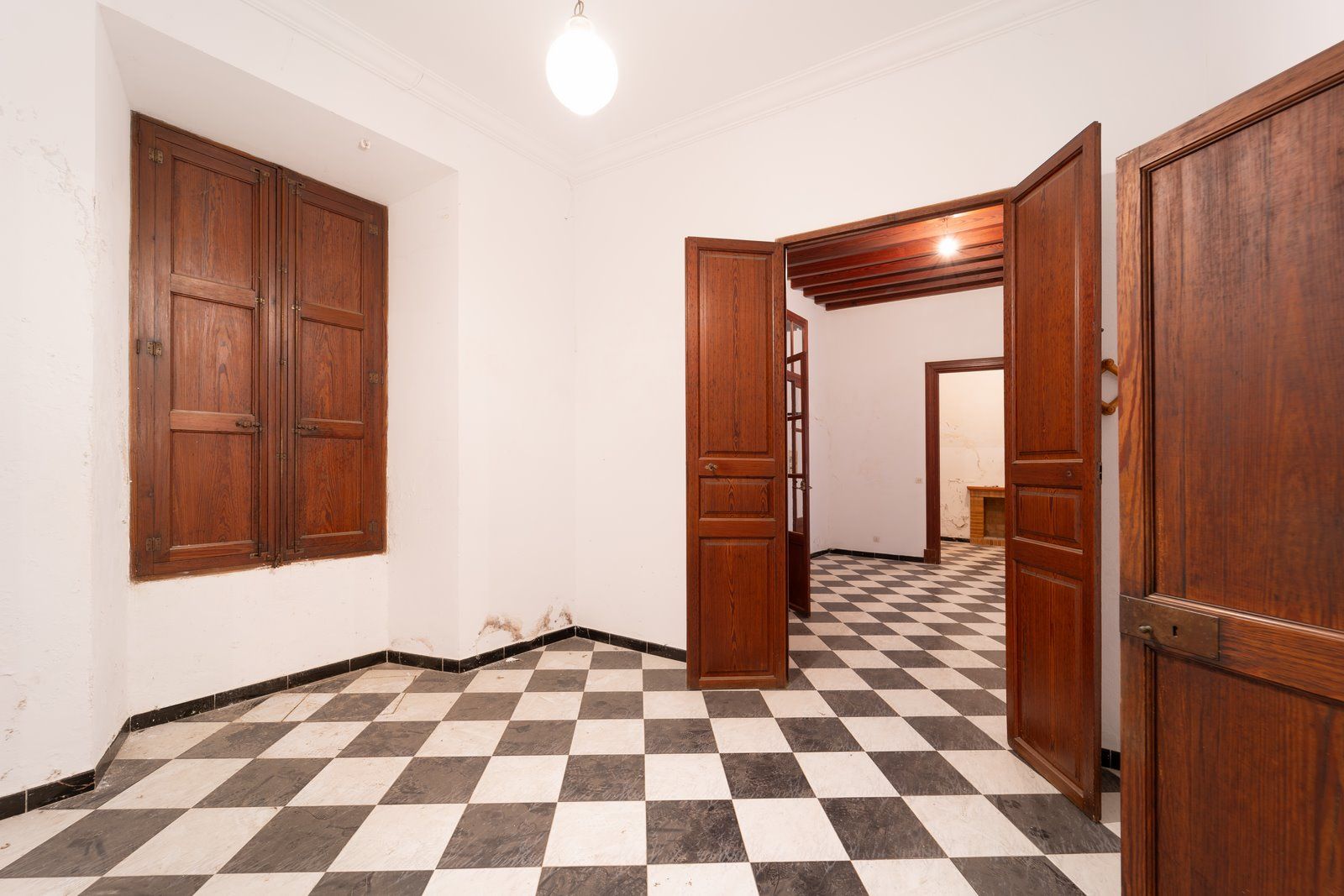 1372-Beautiful-town-house-to-renovate-in-the-heart-of-Porreres-31-Copiar.jpg Casa señorial a reformar en Porreres, 438 m² y 5 dormitorios