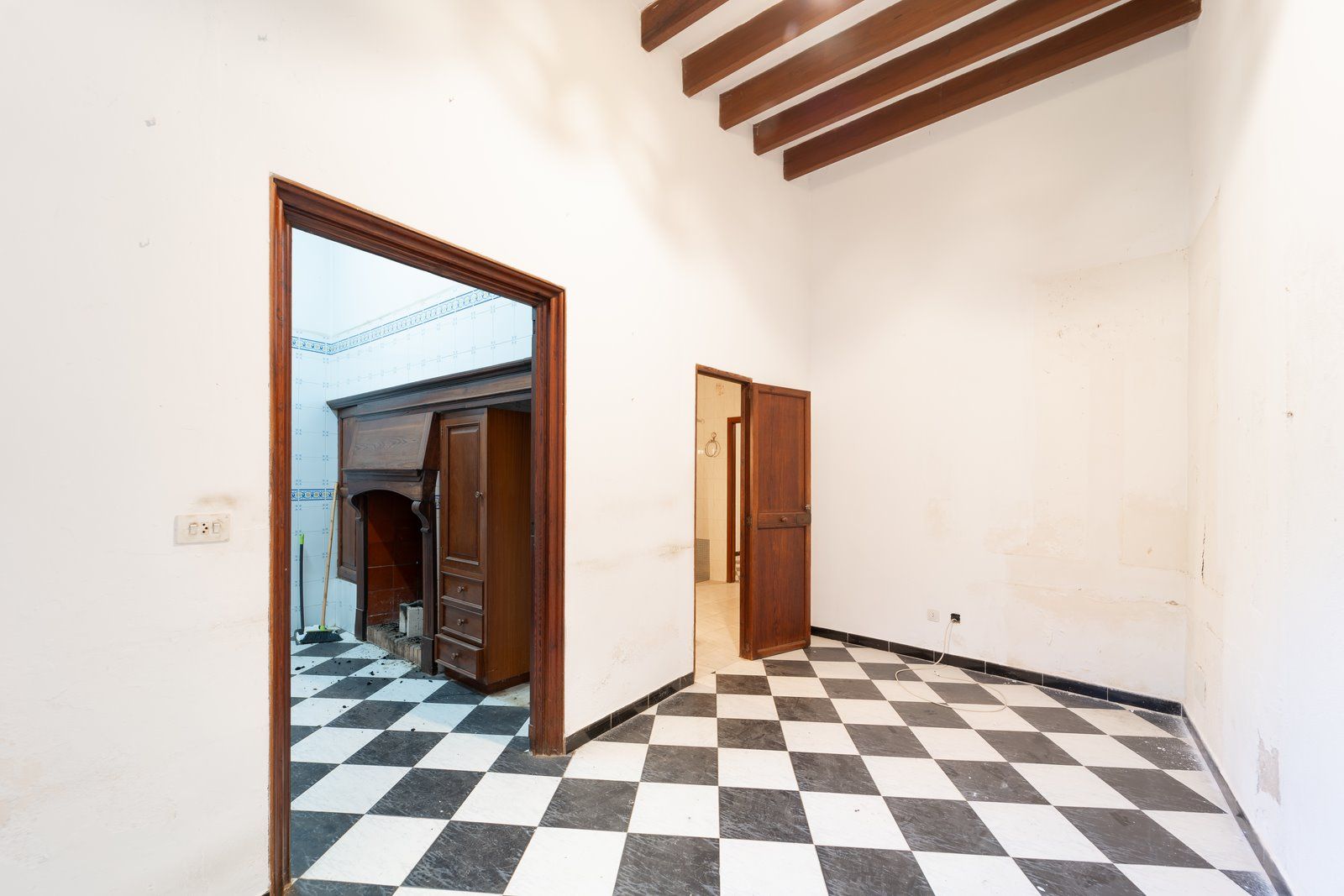 1372-Beautiful-town-house-to-renovate-in-the-heart-of-Porreres-35-Copiar.jpg Casa señorial a reformar en Porreres, 438 m² y 5 dormitorios