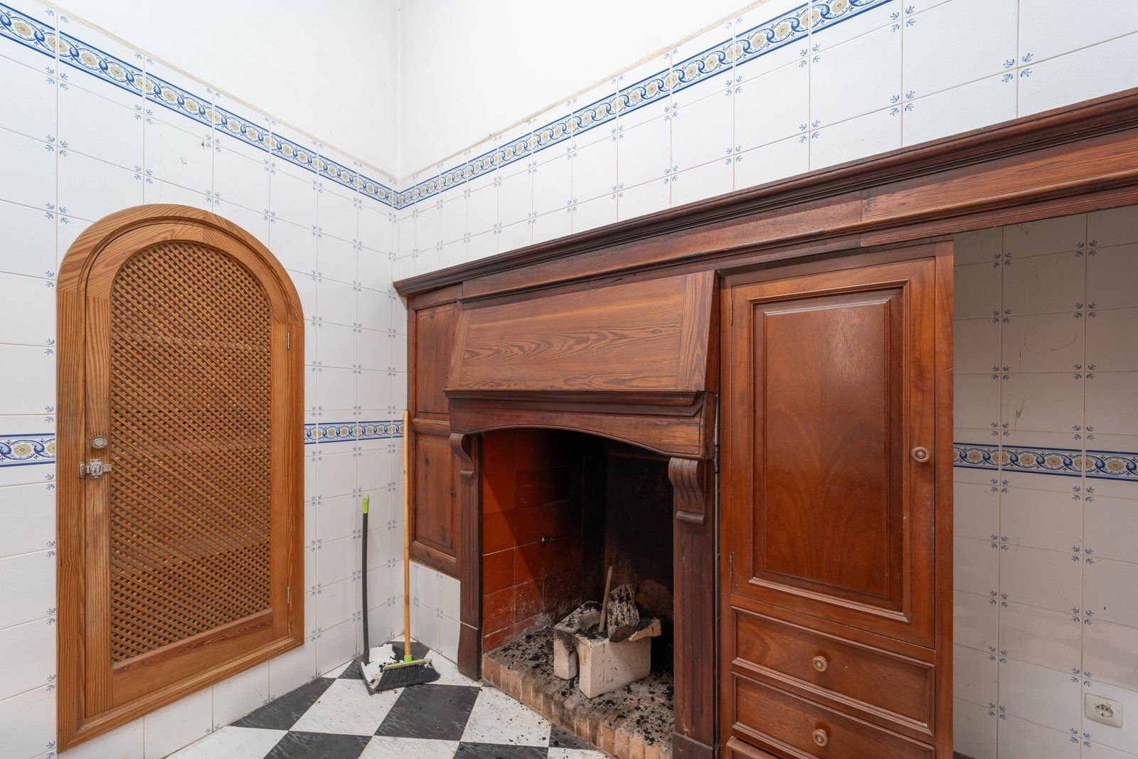 1372-Beautiful-town-house-to-renovate-in-the-heart-of-Porreres-38-Copiar.jpg Casa señorial a reformar en Porreres, 438 m² y 5 dormitorios