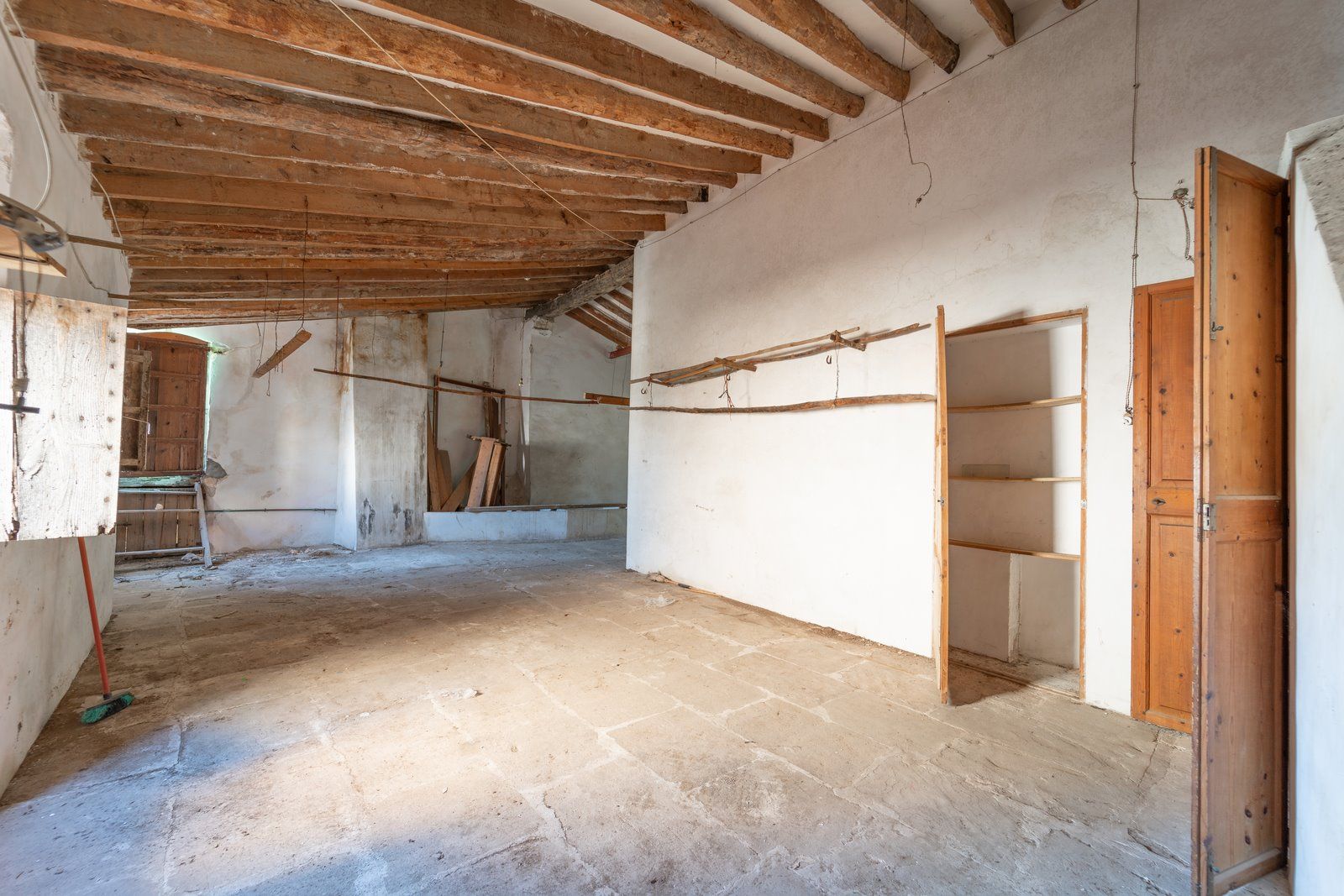 1372-Beautiful-town-house-to-renovate-in-the-heart-of-Porreres-49-Copiar.jpg Casa señorial a reformar en Porreres, 438 m² y 5 dormitorios