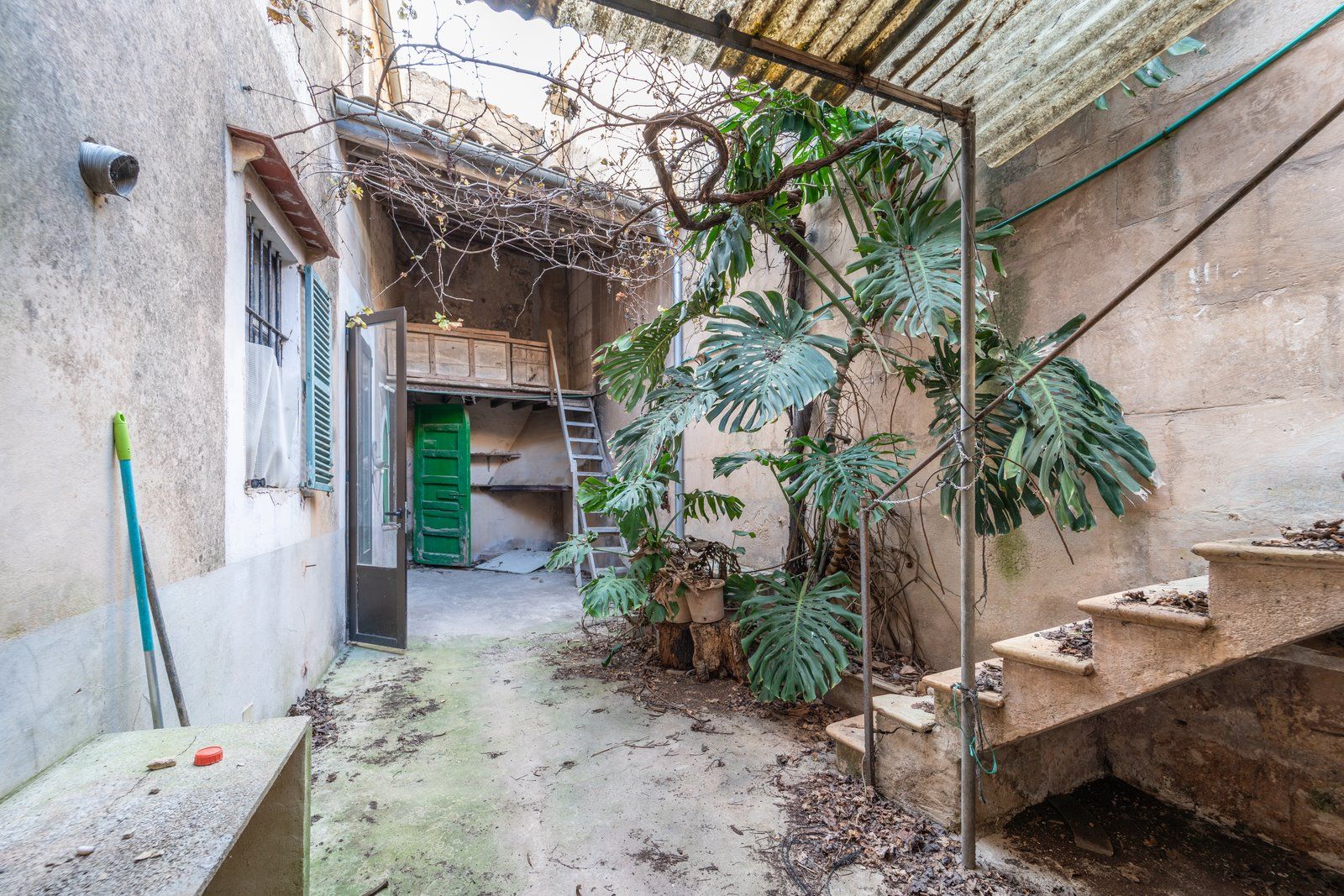 1372-Beautiful-town-house-to-renovate-in-the-heart-of-Porreres-7-Copiar.jpg Casa señorial a reformar en Porreres, 438 m² y 5 dormitorios