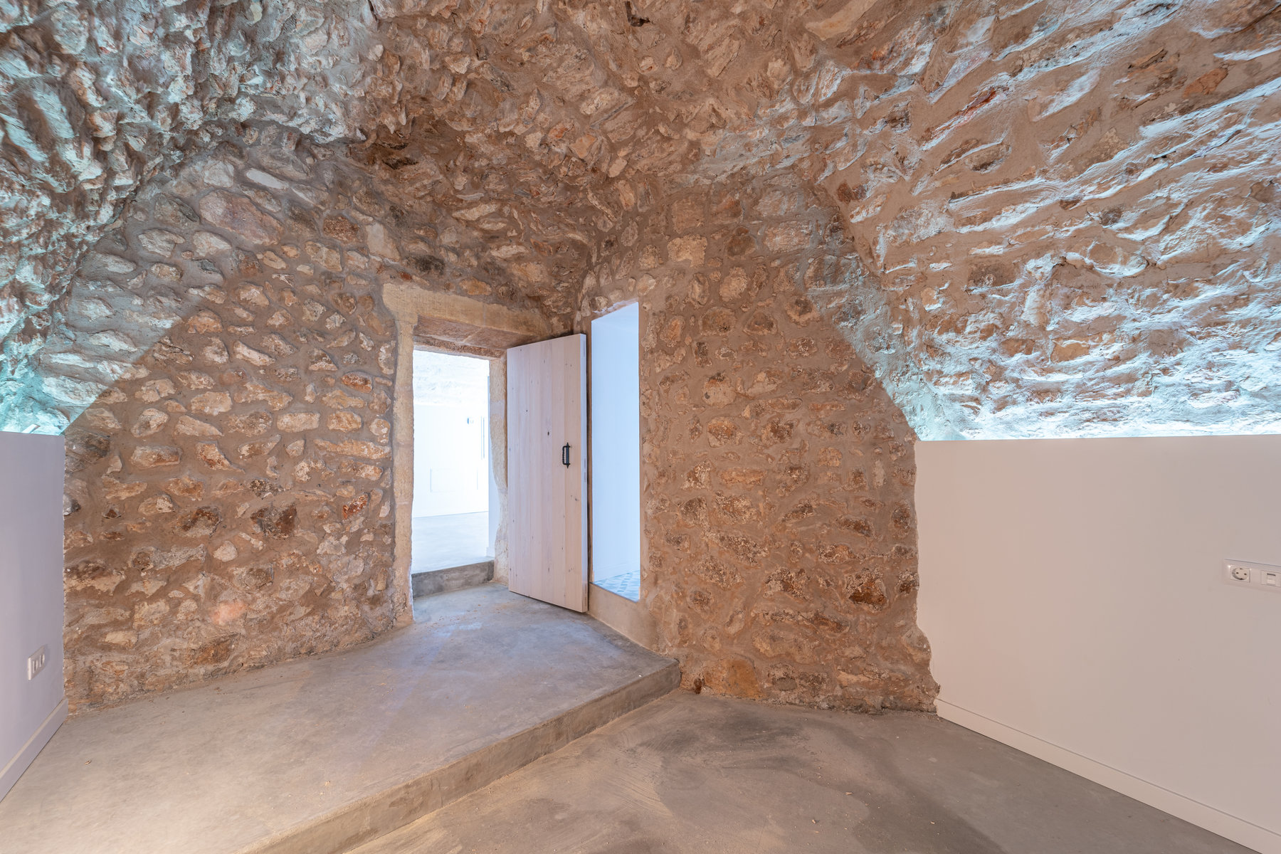 1391-Beautifully-renovated-windmill-to-rent-in-Manacor-23.jpg Historische Windmühle mit Pool zur Miete in Manacor Mallorca