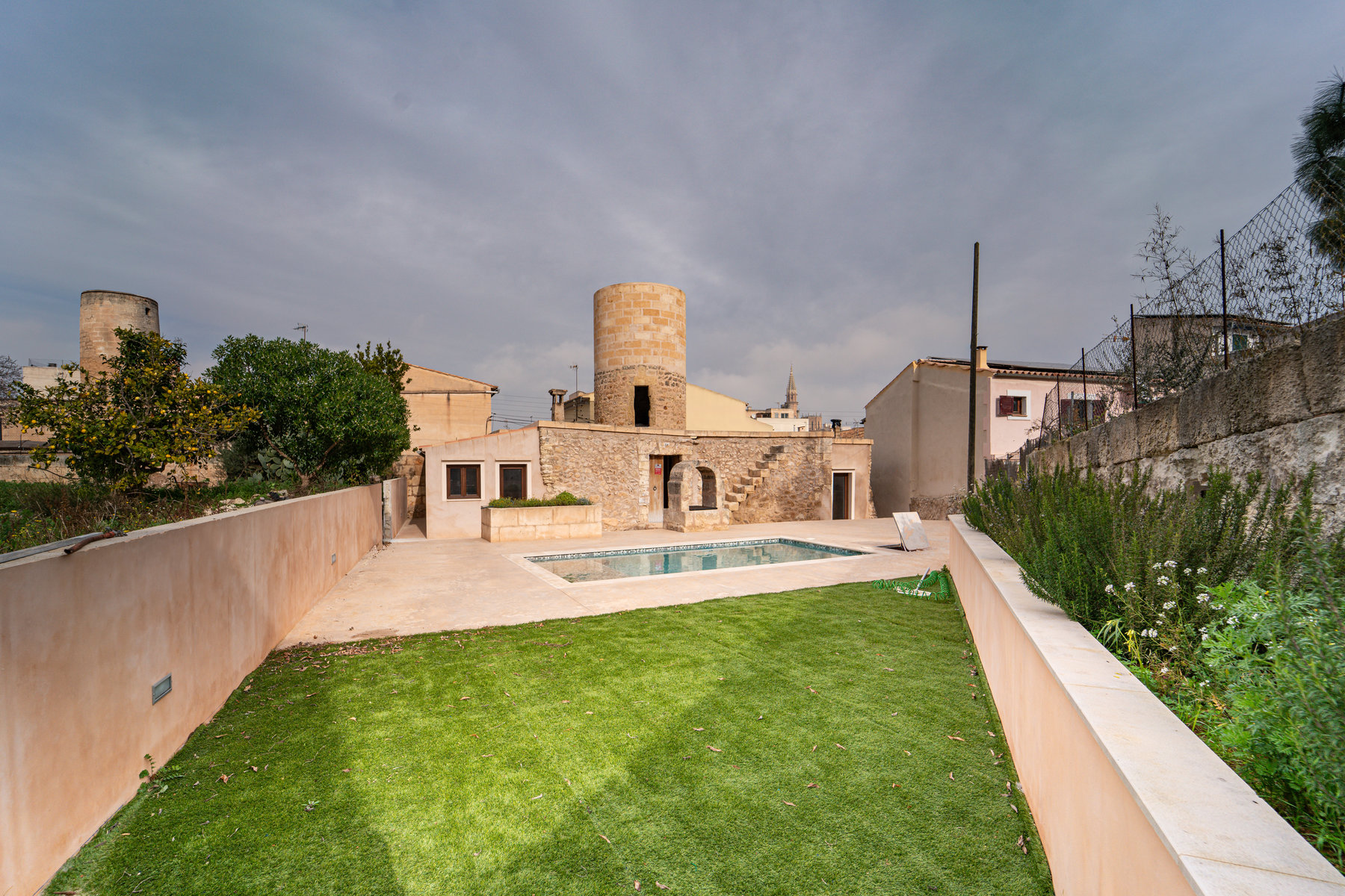 1391-Beautifully-renovated-windmill-to-rent-in-Manacor-5.jpg Historische Windmühle mit Pool zur Miete in Manacor Mallorca