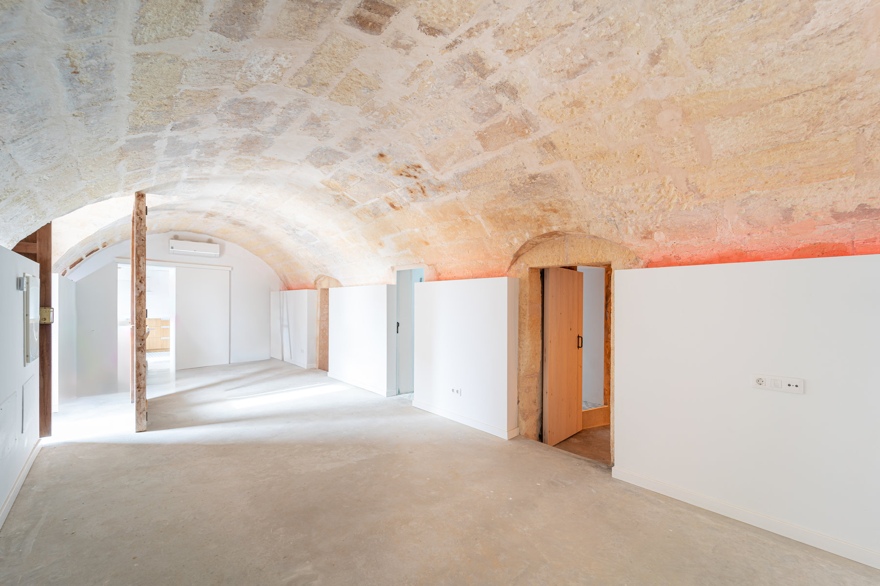 1391-Beautifully-renovated-windmill-to-rent-in-Manacor-7.jpg Historische Windmühle mit Pool zur Miete in Manacor Mallorca
