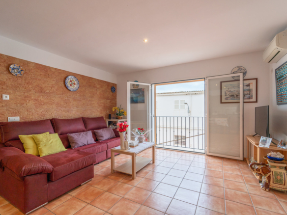 Piso luminoso de 3 habitaciones en venta en Campos, Mallorca
