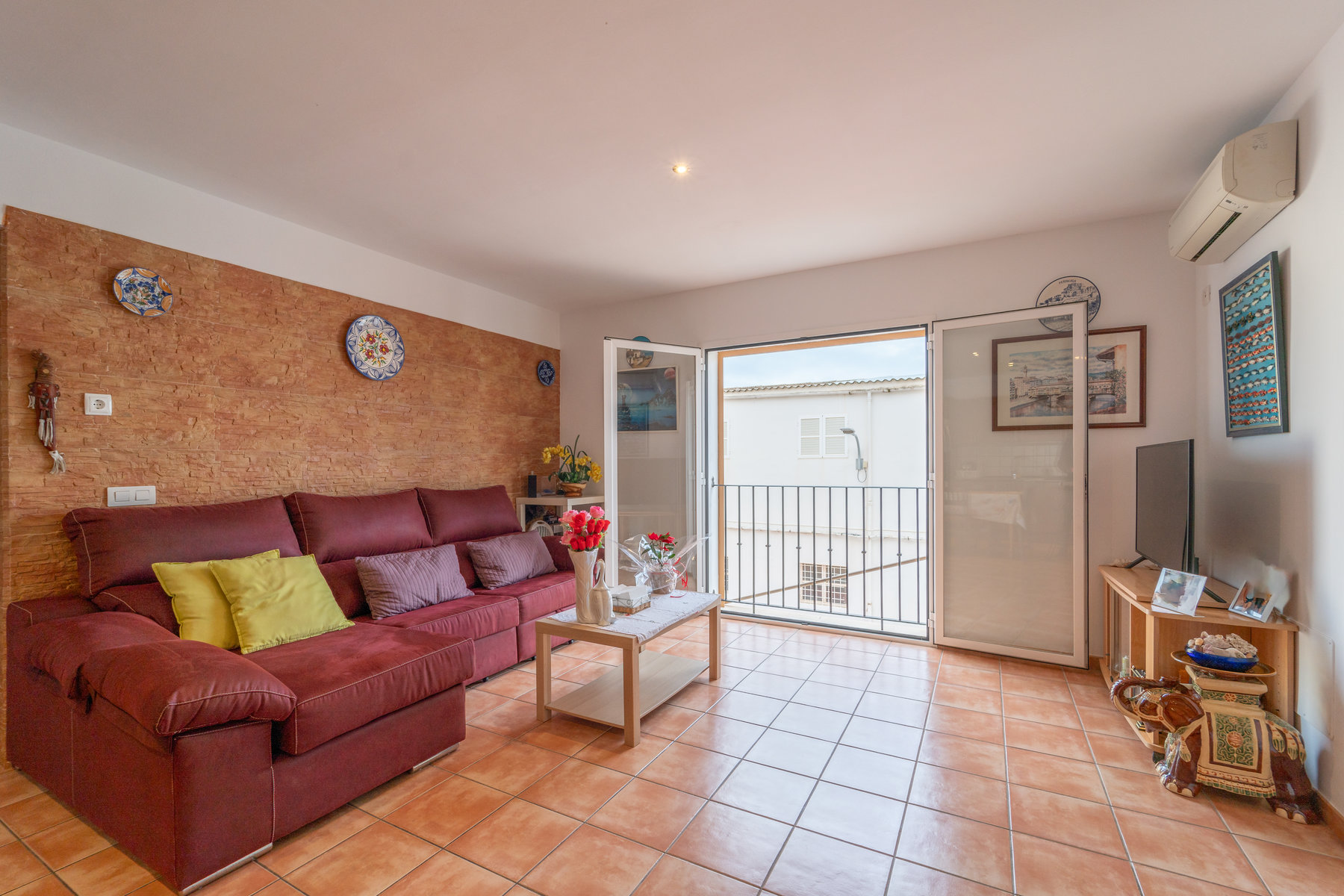 Piso luminoso de 3 habitaciones en venta en Campos, Mallorca
