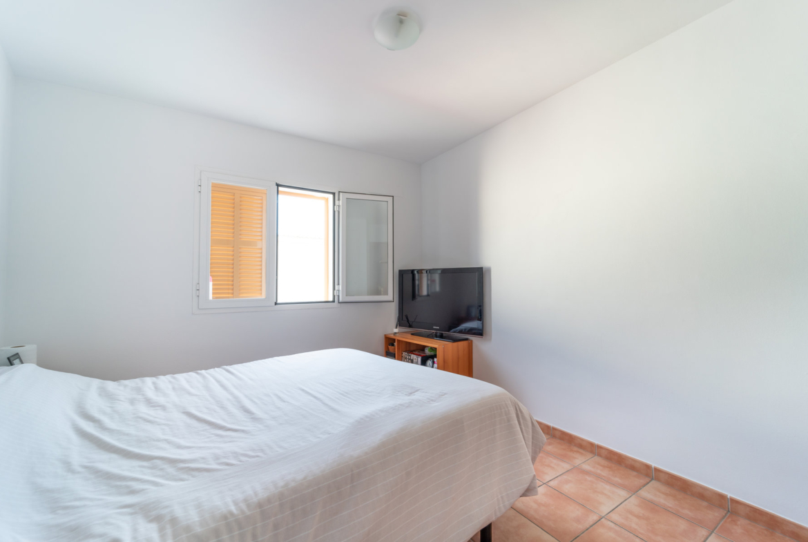 Piso luminoso de 3 habitaciones en venta en Campos, Mallorca