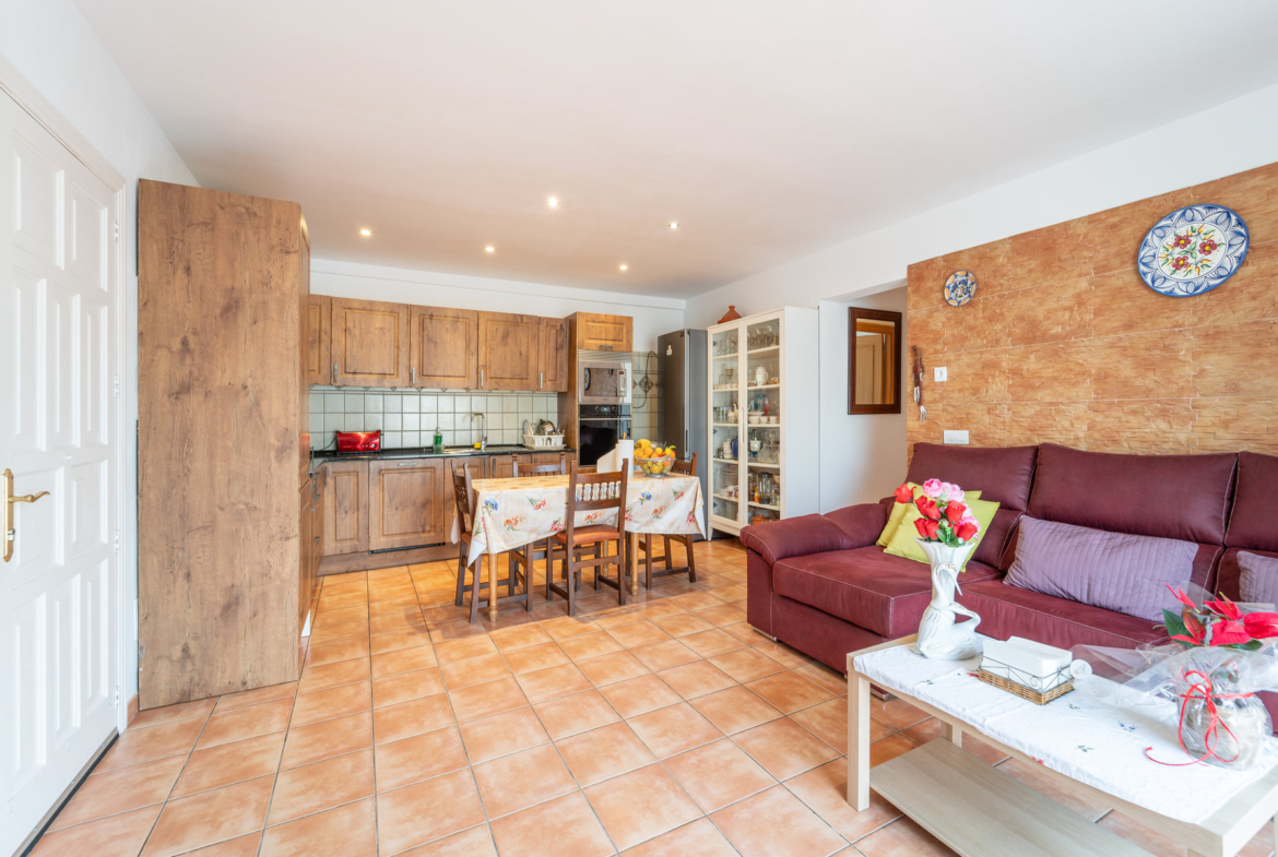 Piso luminoso de 3 habitaciones en venta en Campos, Mallorca
