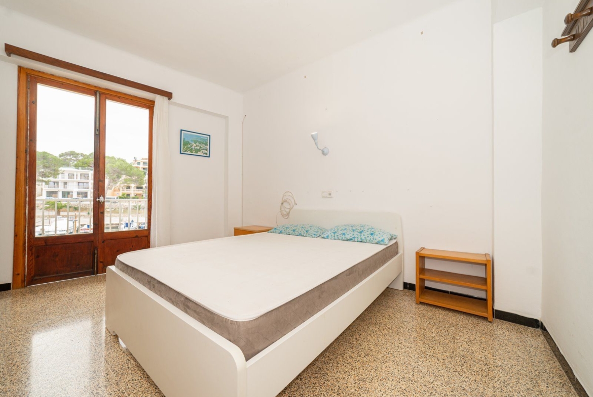 Piso en primera línea de mar en Portopetro con jardín y vistas