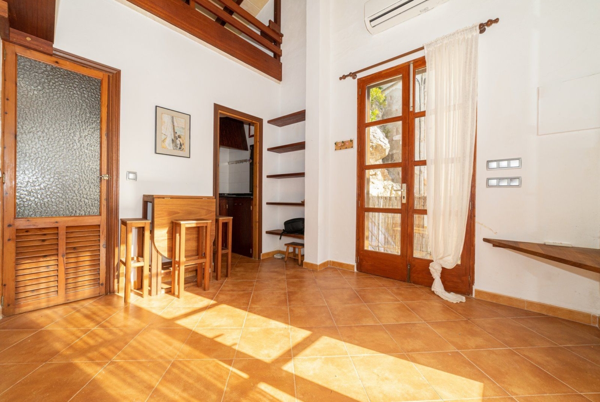 Alquiler junto al mar en Cala Figuera: loft rústico con terraza y vistas