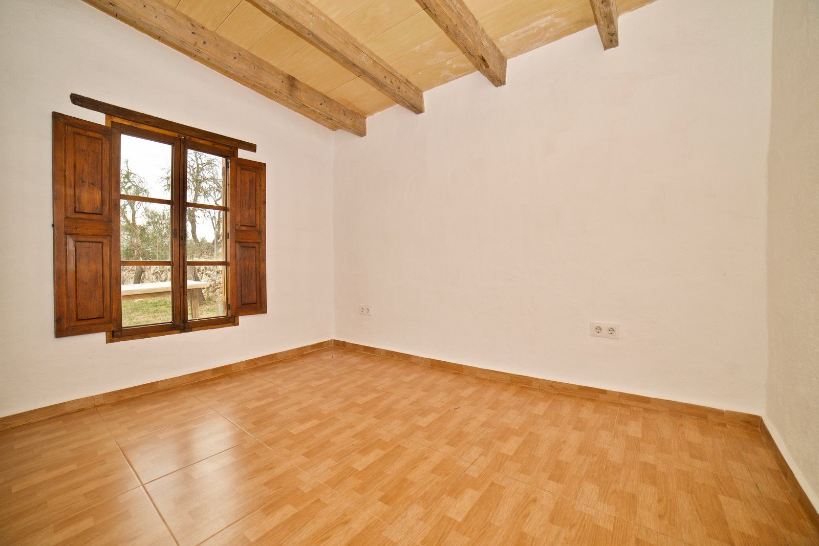 14-2006-Villasyfincasmallorca-1.jpg Landhaus zur Saisonmiete bei Sineu, Mallorca