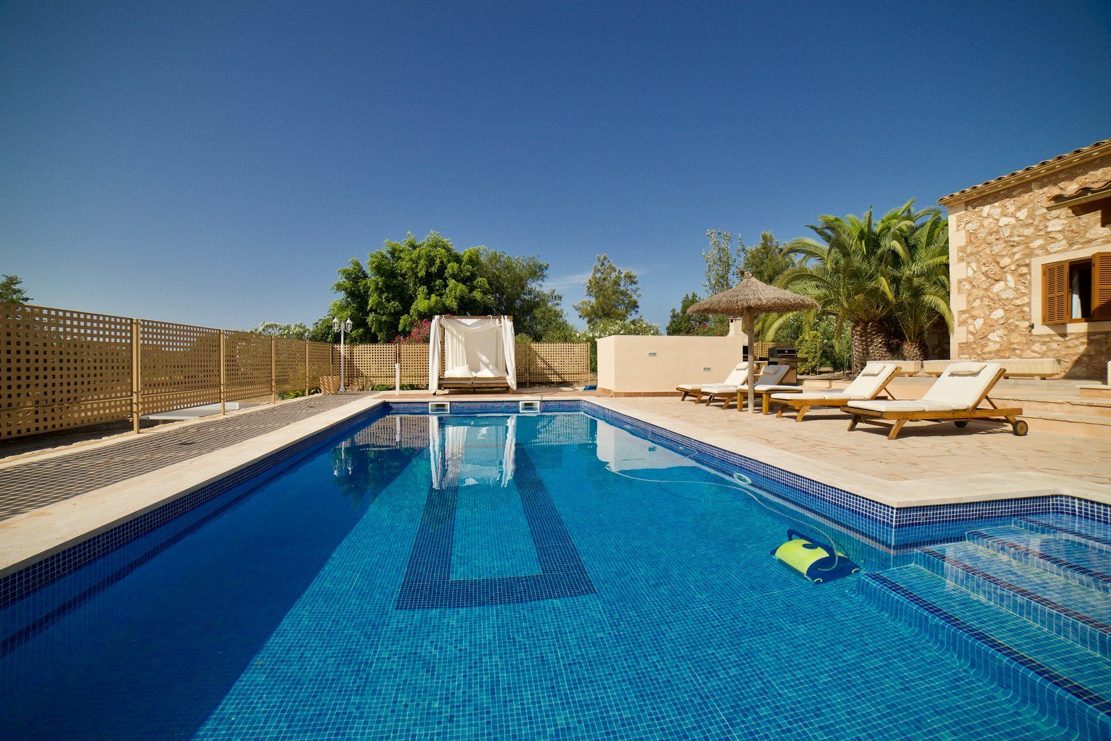 14-2009-Villasyfincasmallorca.jpg Country House with Pool for Rent Near Campos, Mallorca
