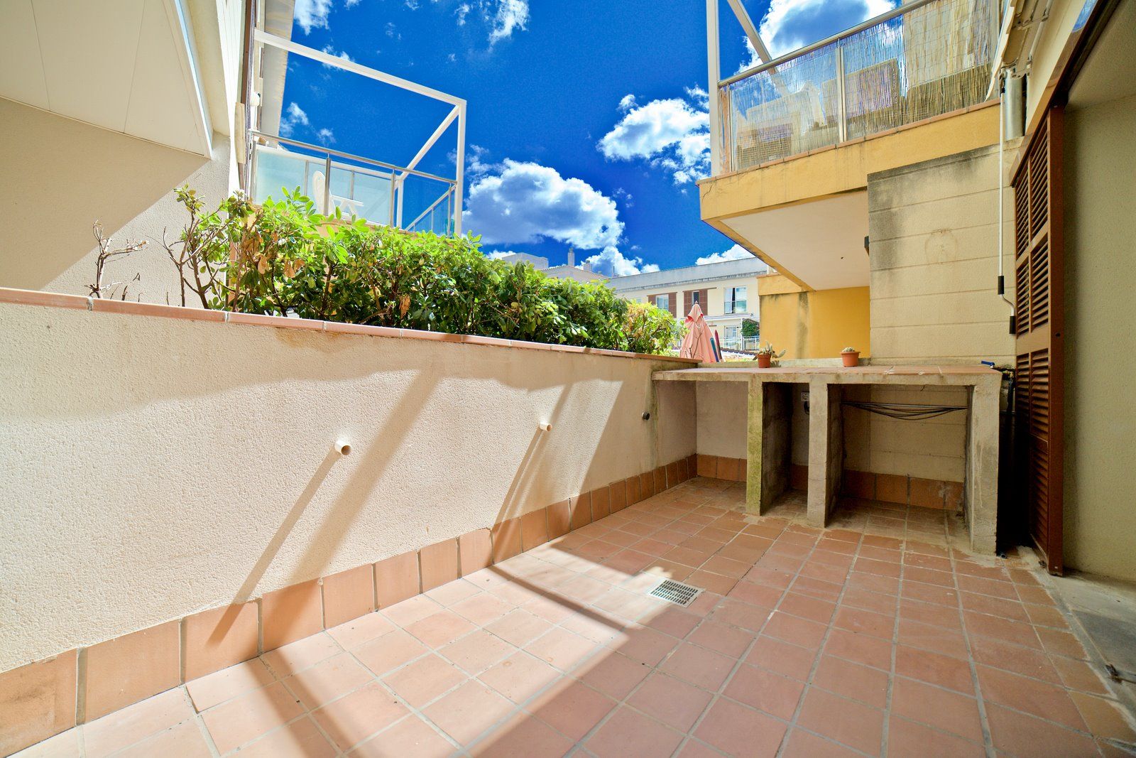 14-2011-Villasyfincasmallorca.jpg Planta baja con terraza y piscina comunitaria en Campos