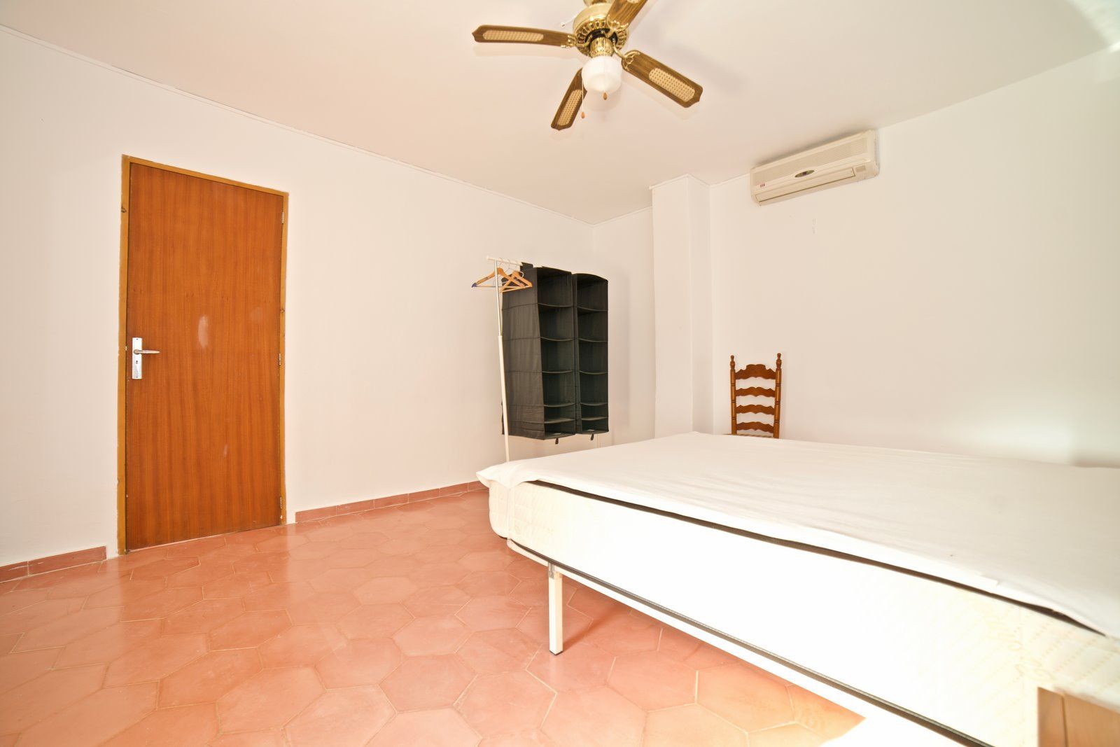 14-2025-Villasyfincasmallorca.jpg Charming House with Large Garden for Rent in Ses Salines