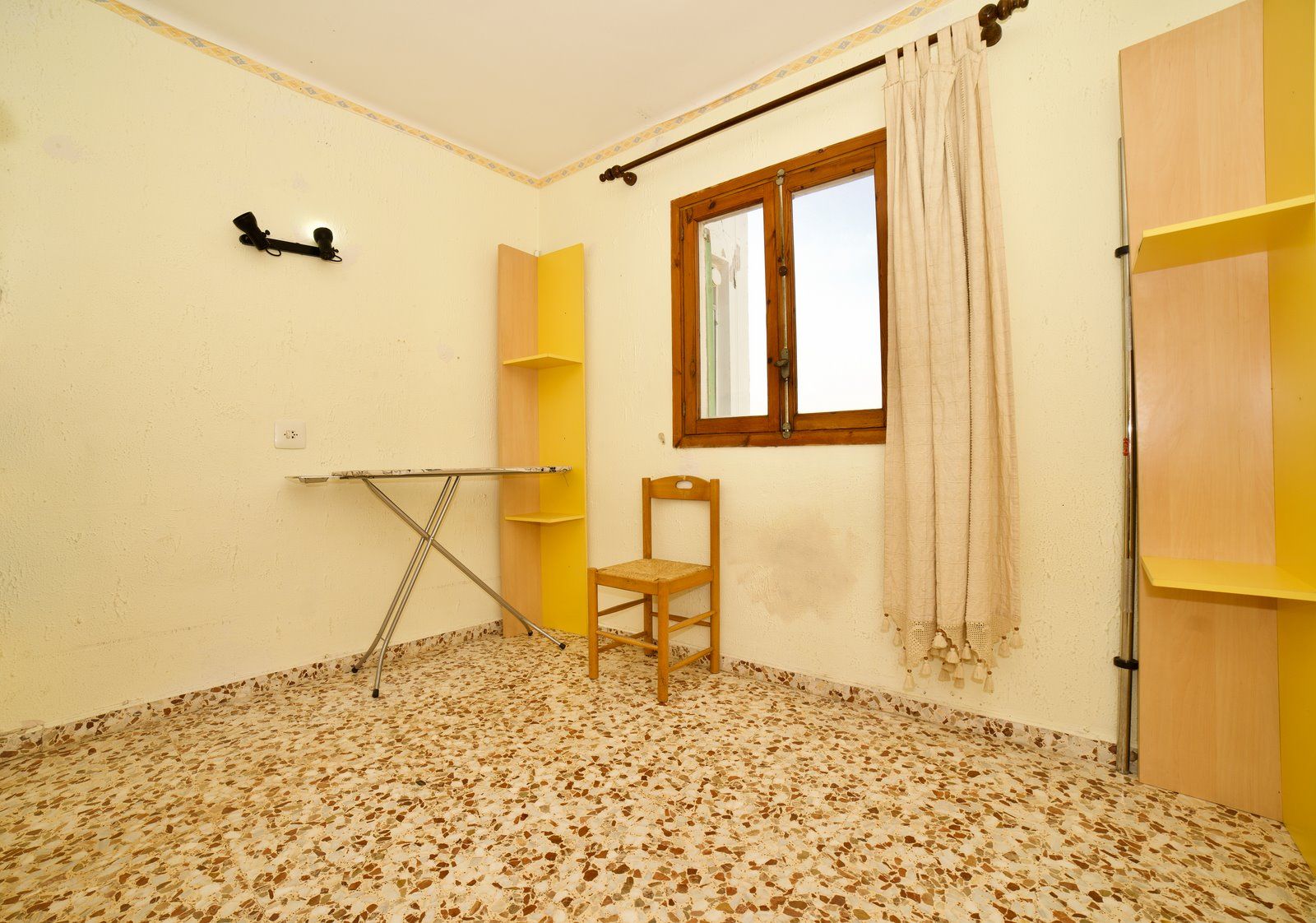 14-2042-Villasyfincasmallorca.jpeg Geräumige 3-Zimmer-Wohnung mit Bergblick nahe Strand s’Arenal