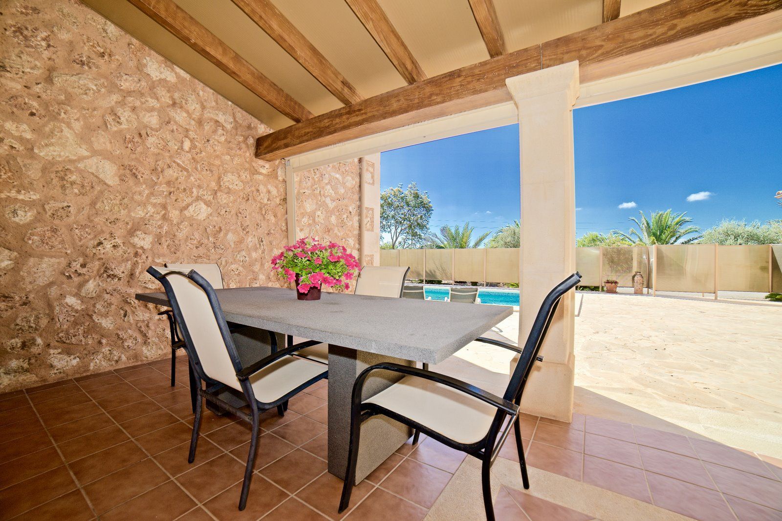 Country Home for Rent with Private Pool Near Campos
