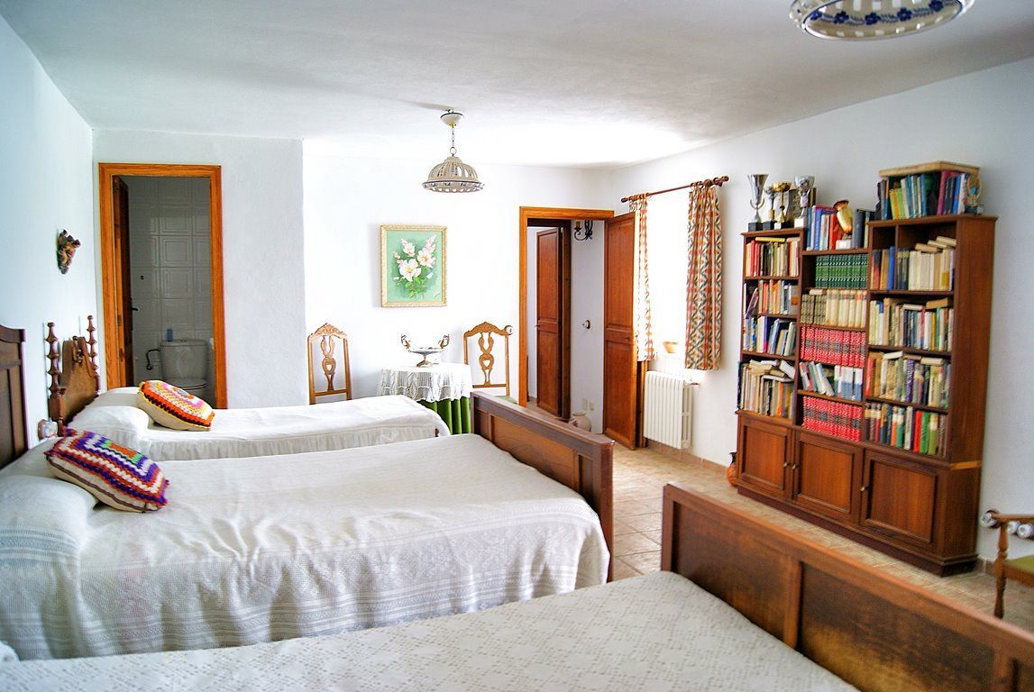 Country House in Costitx With Pool, Garden & Terrace