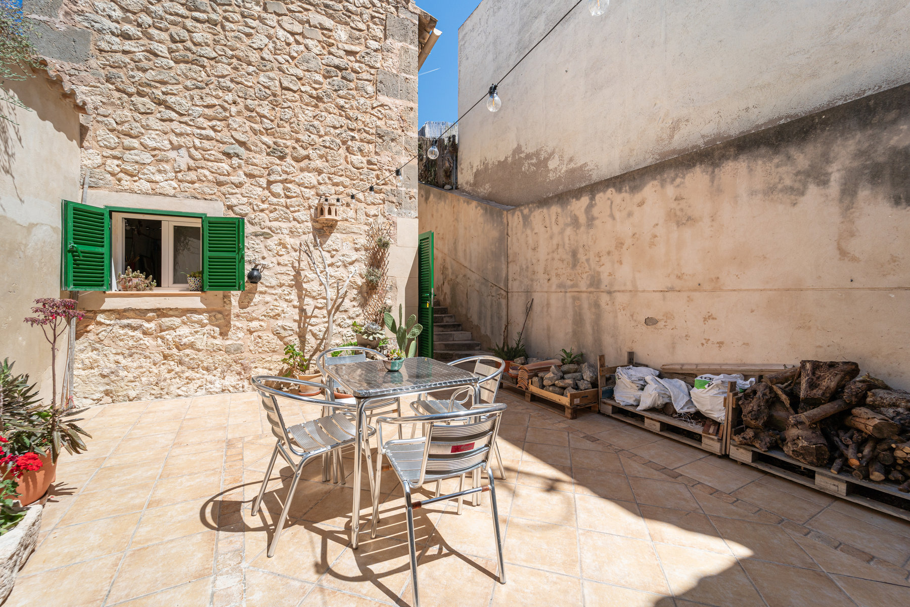 Casa de pueblo en Montuïri con encanto rústico y amplios exteriores