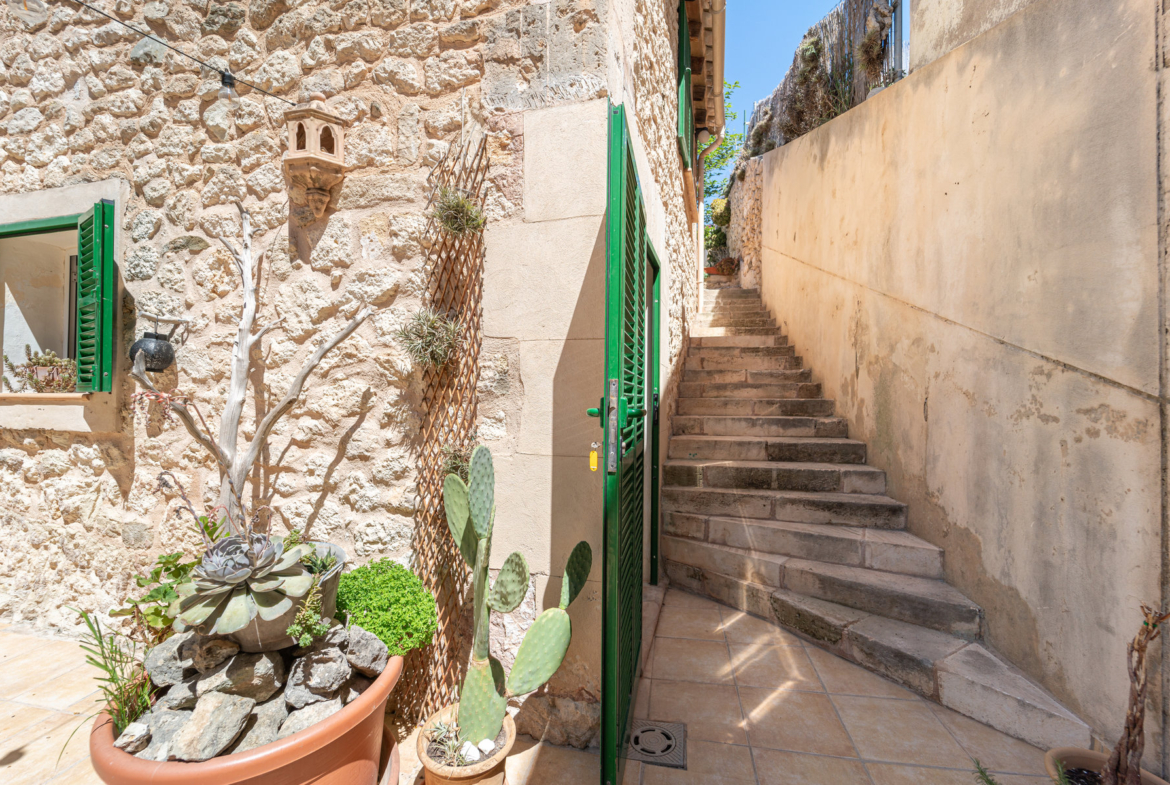 Casa de pueblo en Montuïri con encanto rústico y amplios exteriores
