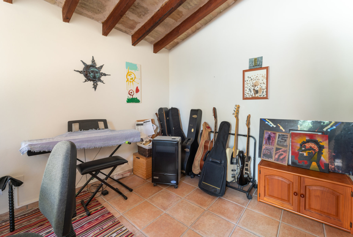 Casa de pueblo en Montuïri con encanto rústico y amplios exteriores