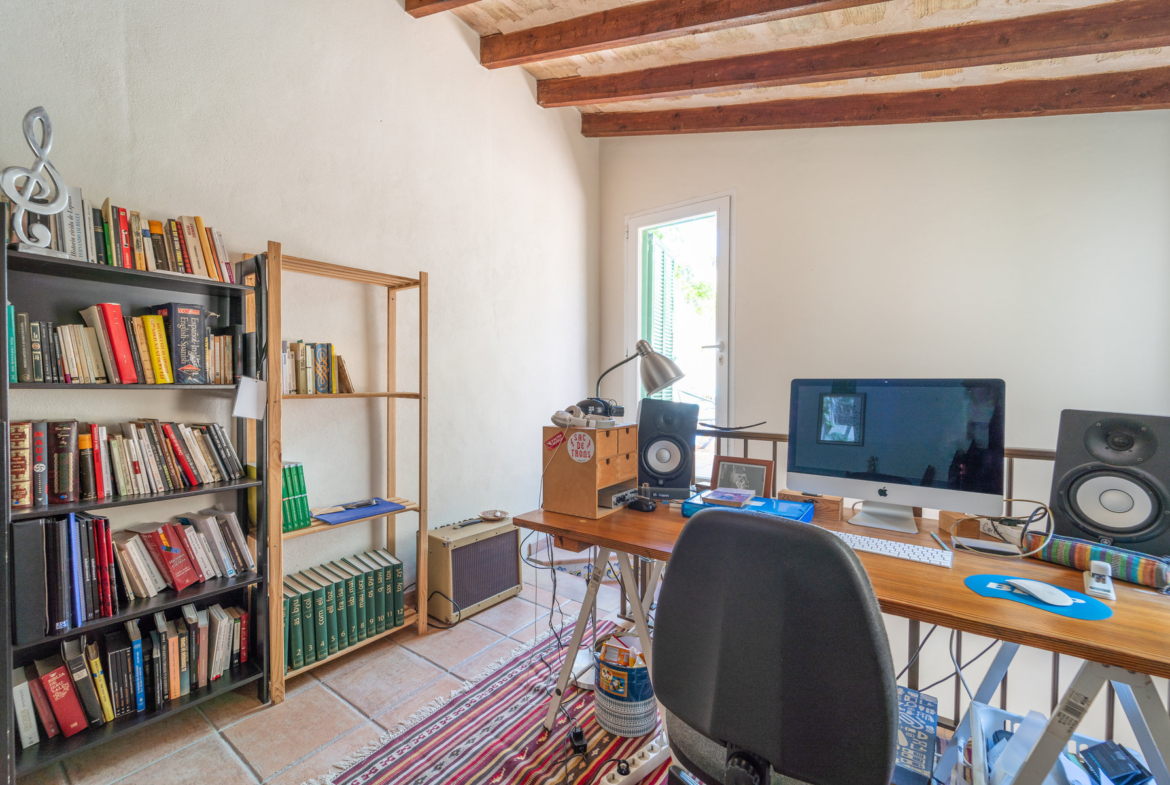 Casa de pueblo en Montuïri con encanto rústico y amplios exteriores