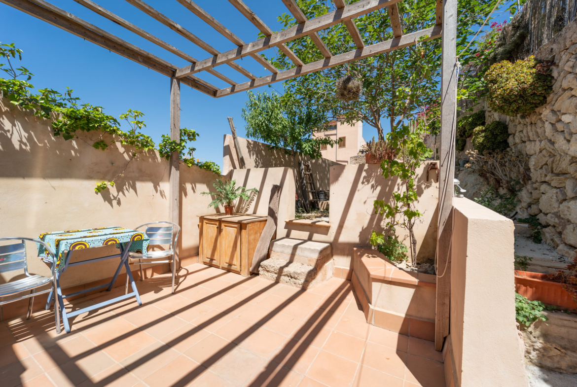 Casa de pueblo en Montuïri con encanto rústico y amplios exteriores