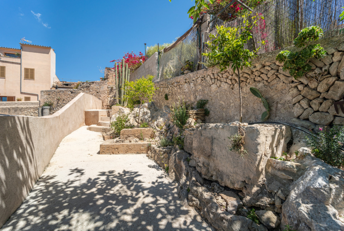 Casa de pueblo en Montuïri con encanto rústico y amplios exteriores
