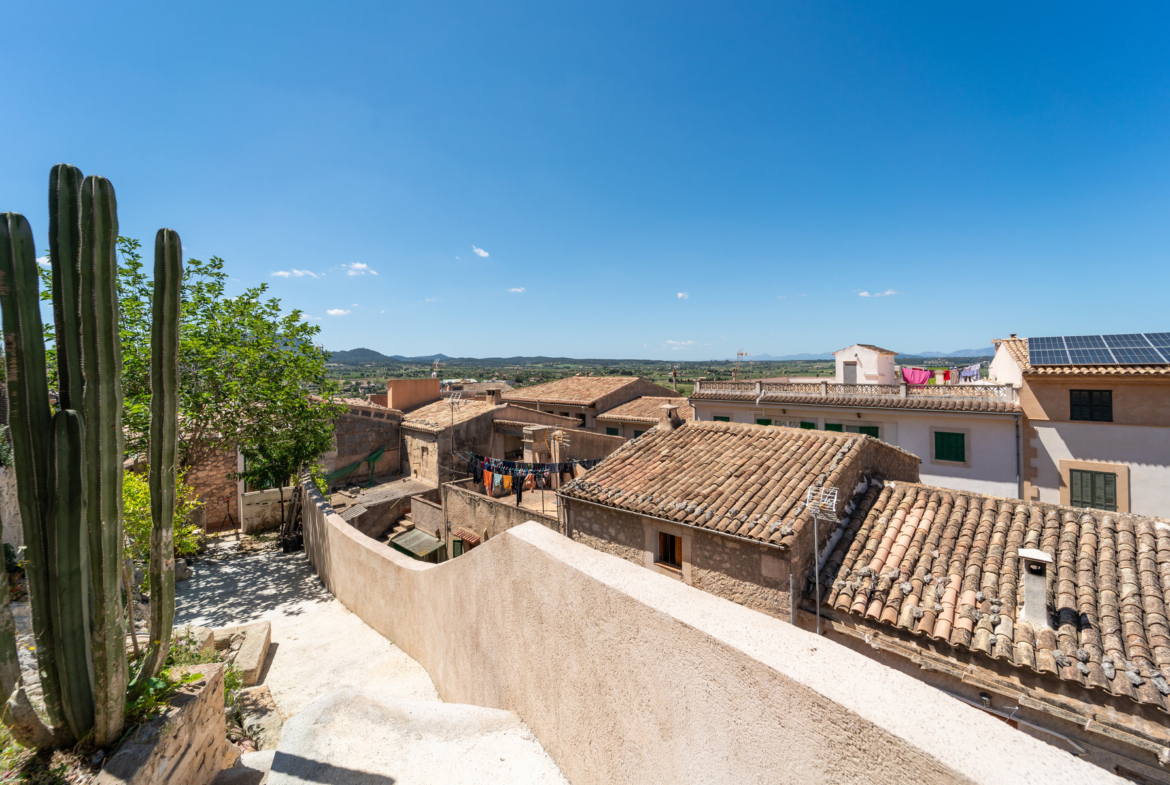 Casa de pueblo en Montuïri con encanto rústico y amplios exteriores