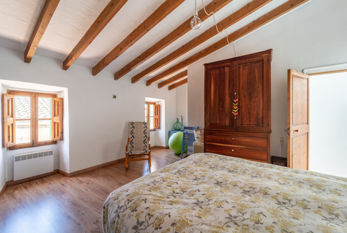 Casa de pueblo en Montuïri con encanto rústico y amplios exteriores