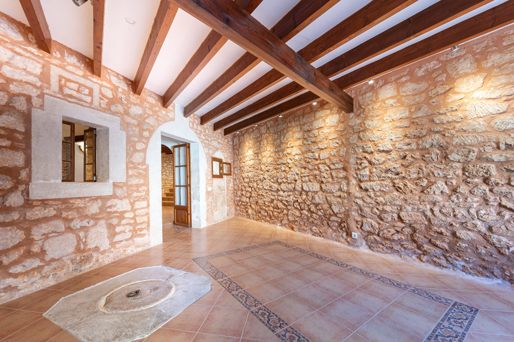 1407-Charming-town-house-to-rent-with-garden-in-Santanyi.1.jpg Casa de pueblo con terraza y jardín en Santanyí