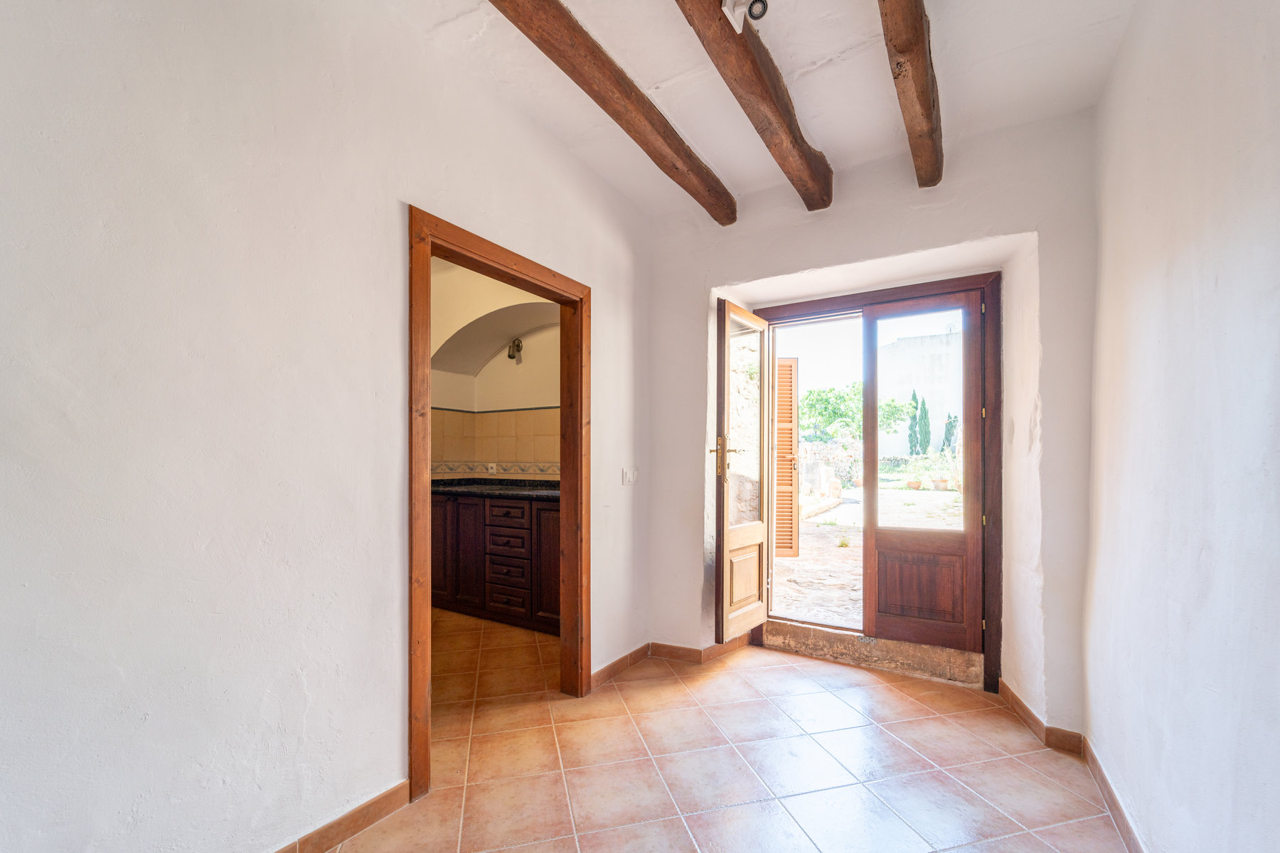 1407-Charming-town-house-to-rent-with-garden-in-Santanyi.10.jpg Casa de pueblo con terraza y jardín en Santanyí