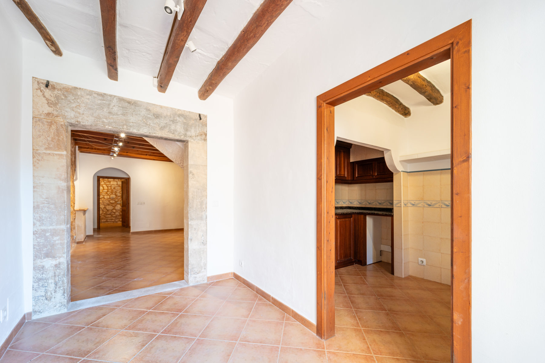 1407-Charming-town-house-to-rent-with-garden-in-Santanyi.11.jpg Casa de pueblo con terraza y jardín en Santanyí