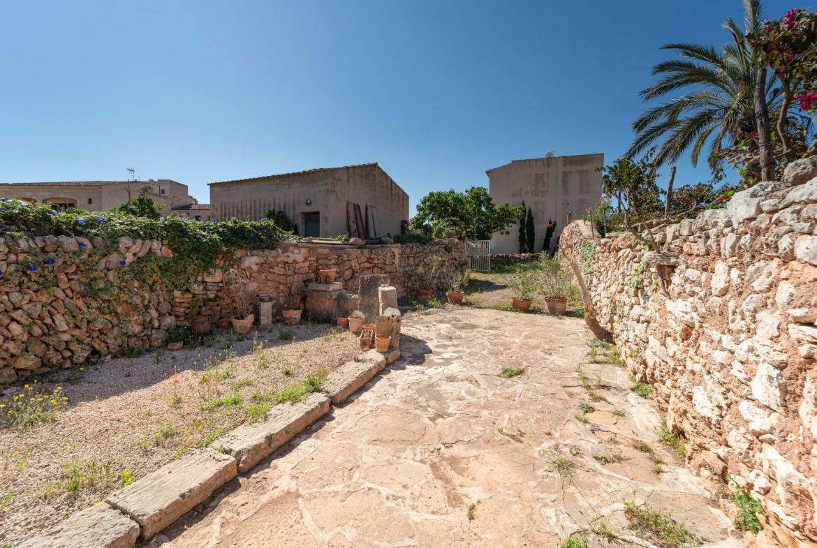 Casa de pueblo con terraza y jardín en Santanyí
