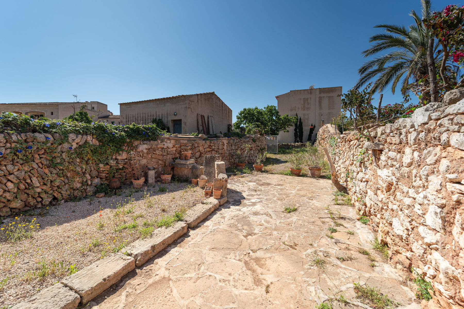 1407-Charming-town-house-to-rent-with-garden-in-Santanyi.25.jpg Casa de pueblo con terraza y jardín en Santanyí