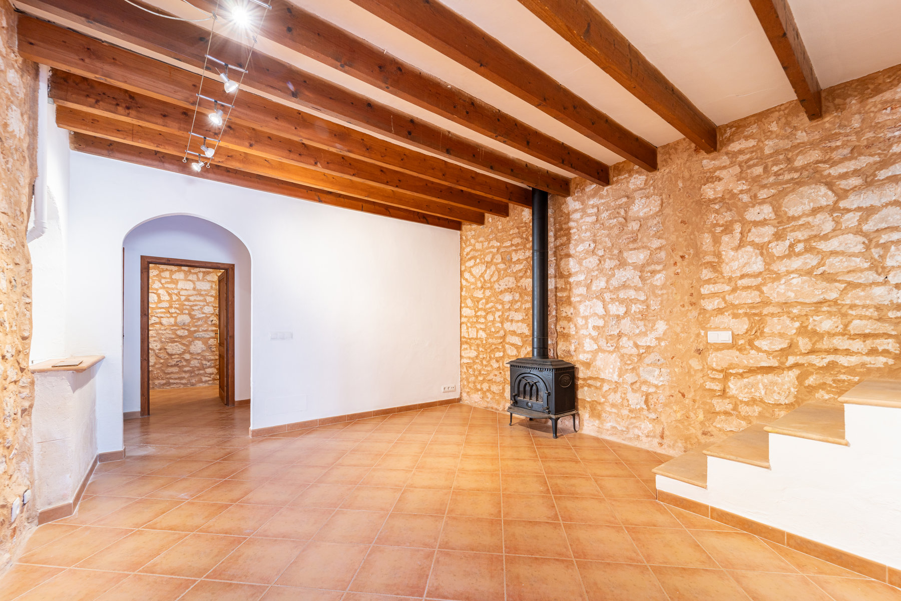 1407-Charming-town-house-to-rent-with-garden-in-Santanyi.7.jpg Casa de pueblo con terraza y jardín en Santanyí