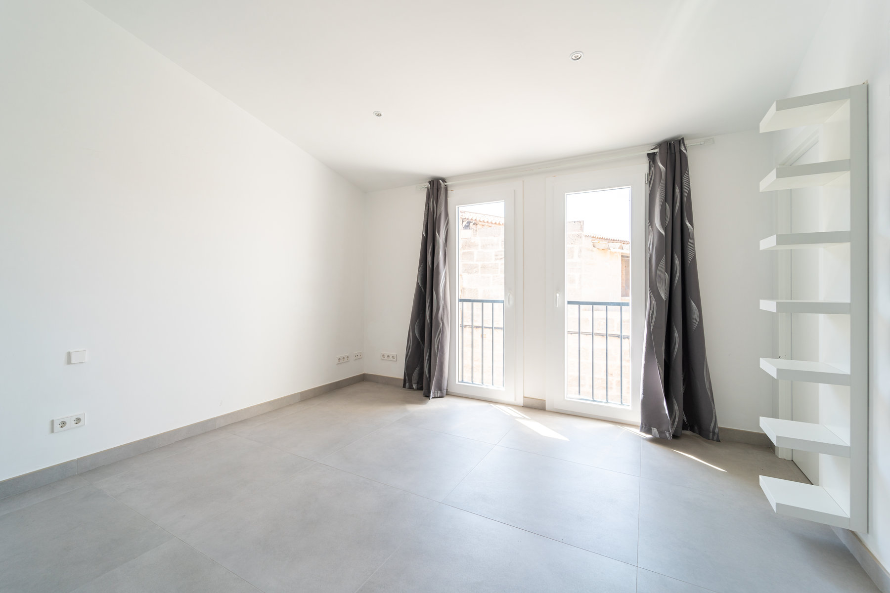 1409-Bright-and-modern-apartnment-to-rent-in-Campos-with-terrace.-11.jpg Modernes Penthouse mit Terrasse zur Miete in Campos