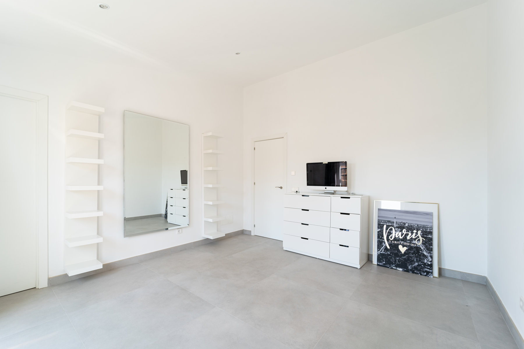 1409-Bright-and-modern-apartnment-to-rent-in-Campos-with-terrace.-13.jpg Modernes Penthouse mit Terrasse zur Miete in Campos