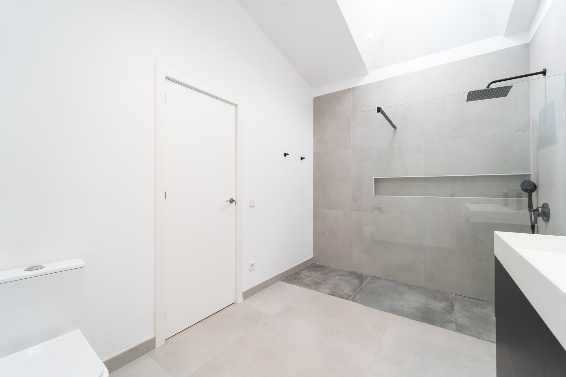 1409-Bright-and-modern-apartnment-to-rent-in-Campos-with-terrace.-18.jpg Modernes Penthouse mit Terrasse zur Miete in Campos