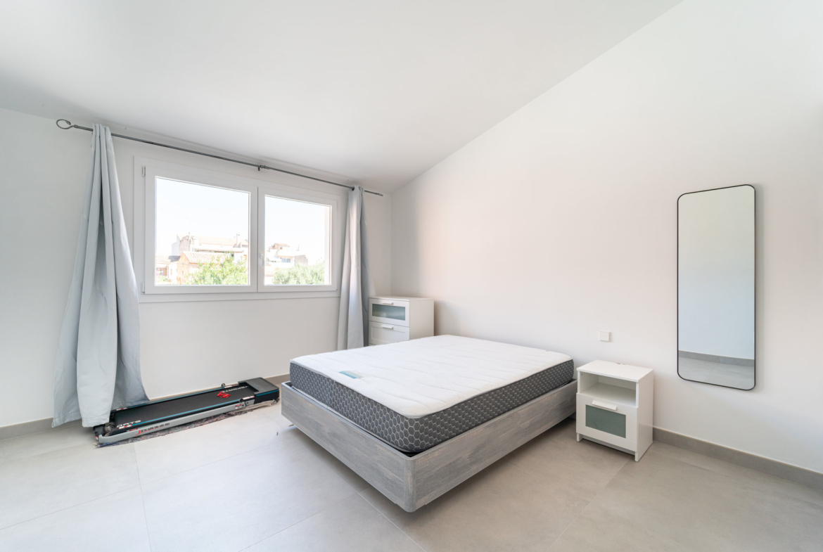 Modernes Penthouse mit Terrasse zur Miete in Campos