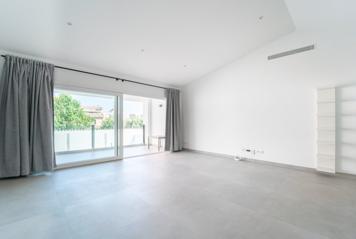 Modernes Penthouse mit Terrasse zur Miete in Campos