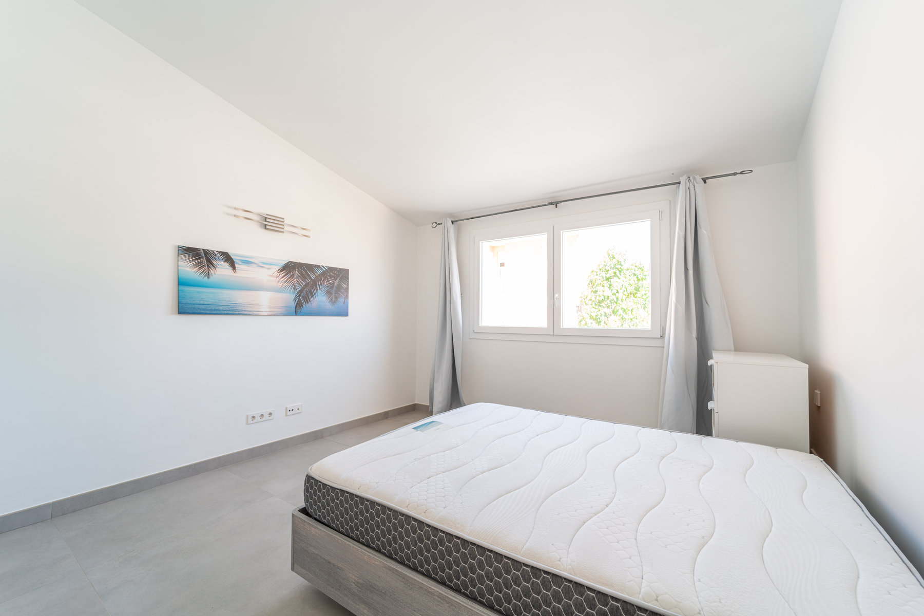 1409-Bright-and-modern-apartnment-to-rent-in-Campos-with-terrace.-20.jpg Modernes Penthouse mit Terrasse zur Miete in Campos