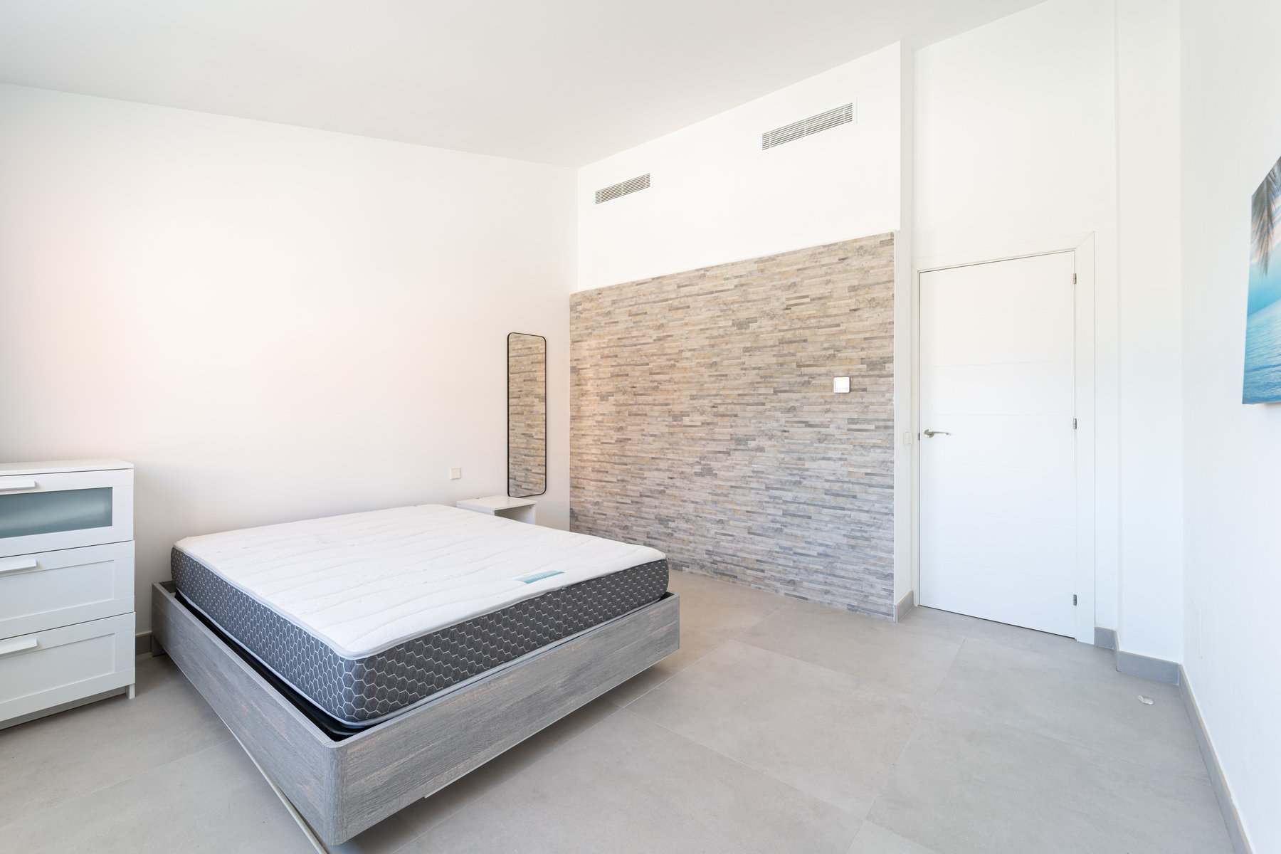 1409-Bright-and-modern-apartnment-to-rent-in-Campos-with-terrace.-21.jpg Modernes Penthouse mit Terrasse zur Miete in Campos