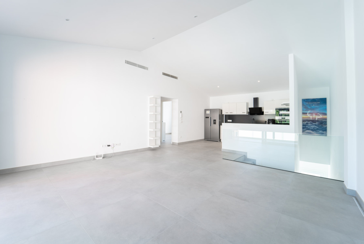 Modernes Penthouse mit Terrasse zur Miete in Campos