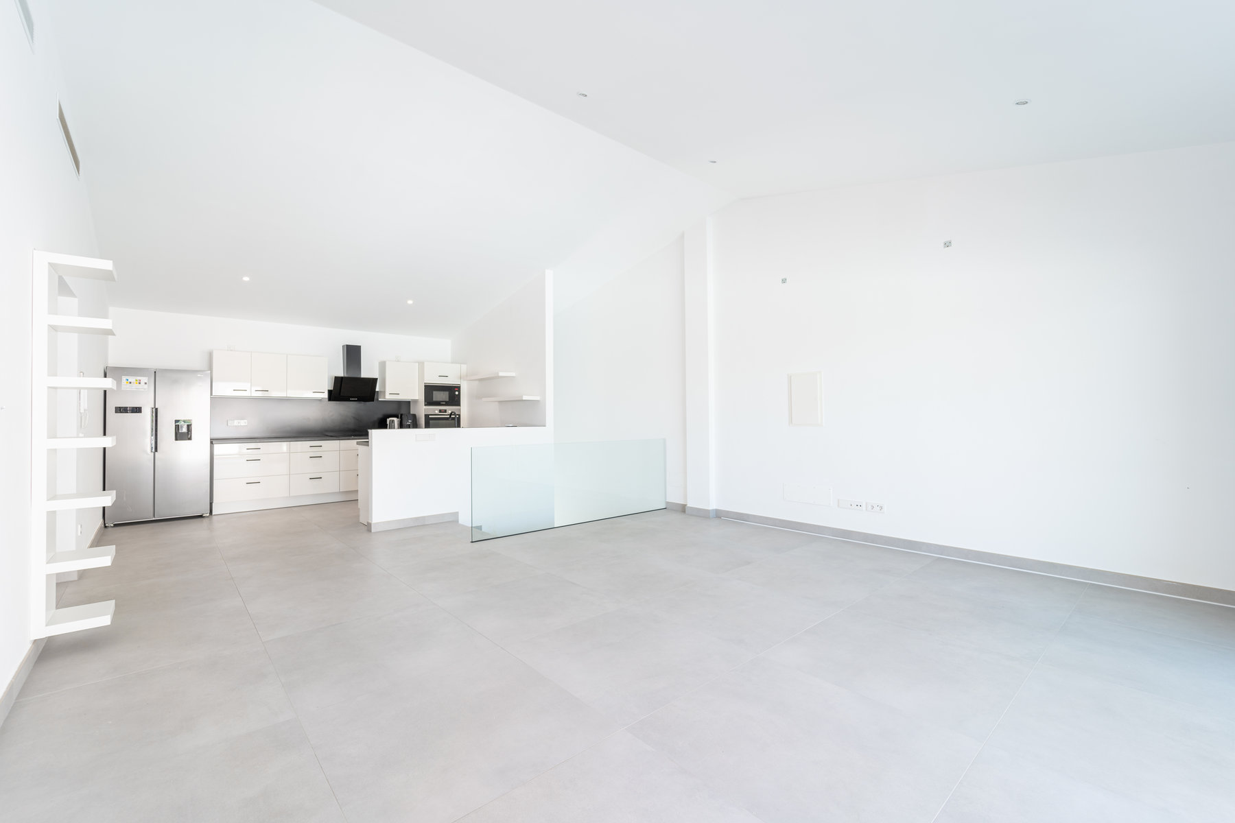 1409-Bright-and-modern-apartnment-to-rent-in-Campos-with-terrace.-4.jpg Modernes Penthouse mit Terrasse zur Miete in Campos